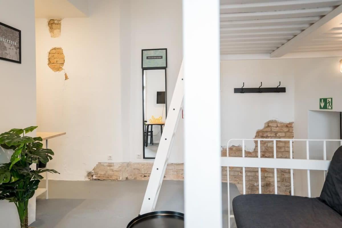 Shabby Chic Plus Self Checkin Plus Free Street Parking Берлин Екстериор снимка